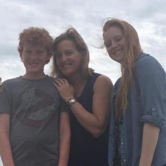 Meet your Posher, Stephanie - Picture 1 of 1